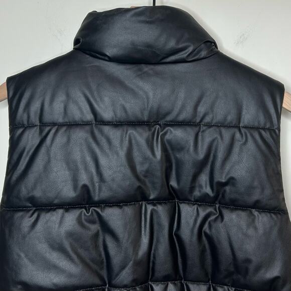 Offline by Aerie Black Faux Leather Puffer Vest Size M Vegan - Picture 6 of 10